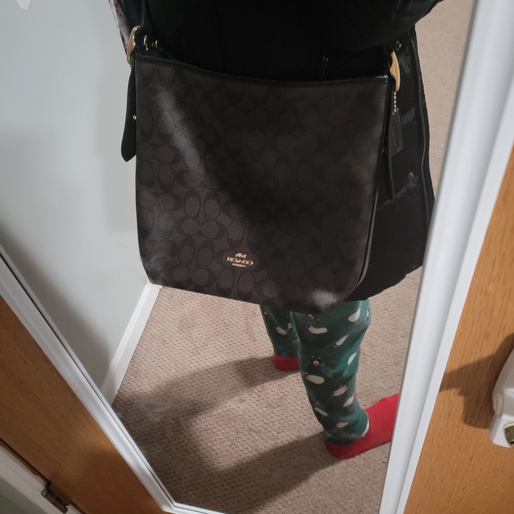 Large Coach signature duffle crossbody purse - Picture 12 of 13